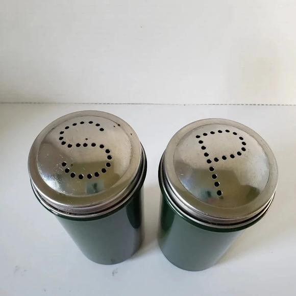 Vintage  Set of 2 Green Acrylic/Stainless Salt/Pepper Shakers. - Picture 4 of 5